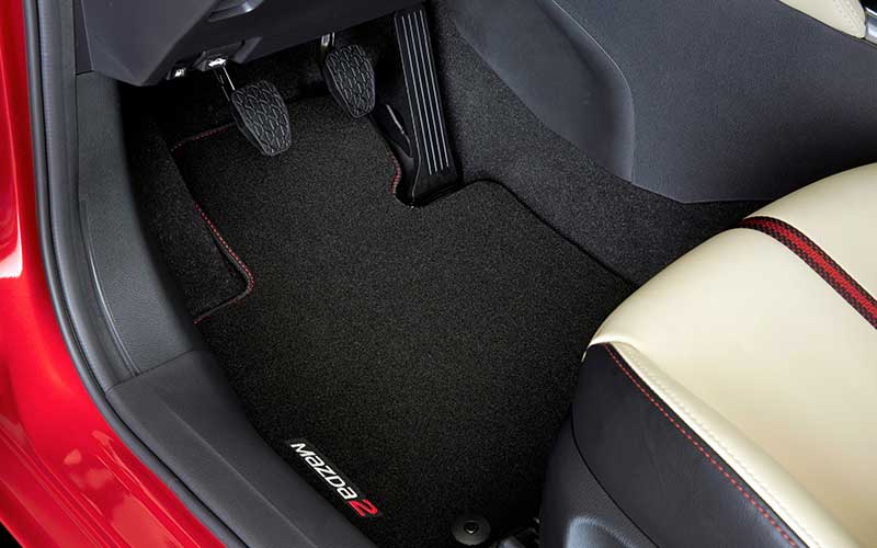 Mazda Textil-Fußmattensatz Luxury rot Mazda2 DJ1