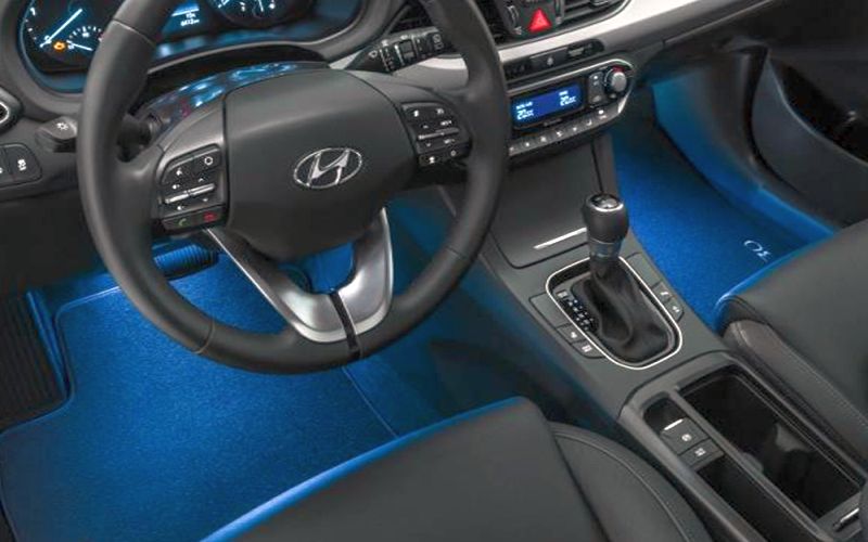 Hyundai LED Fußraum-Beleuchtung blau vorn