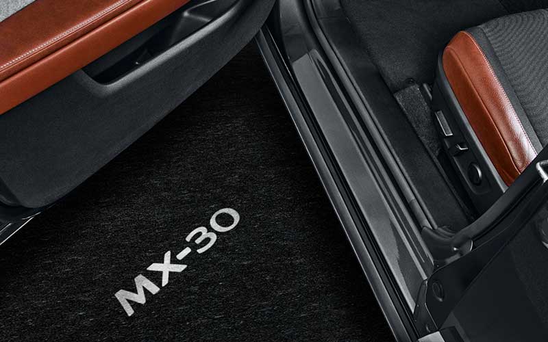 Türprojektor mit Logo Mazda MX-30